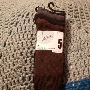 5 pack men's socks by John Weitz.